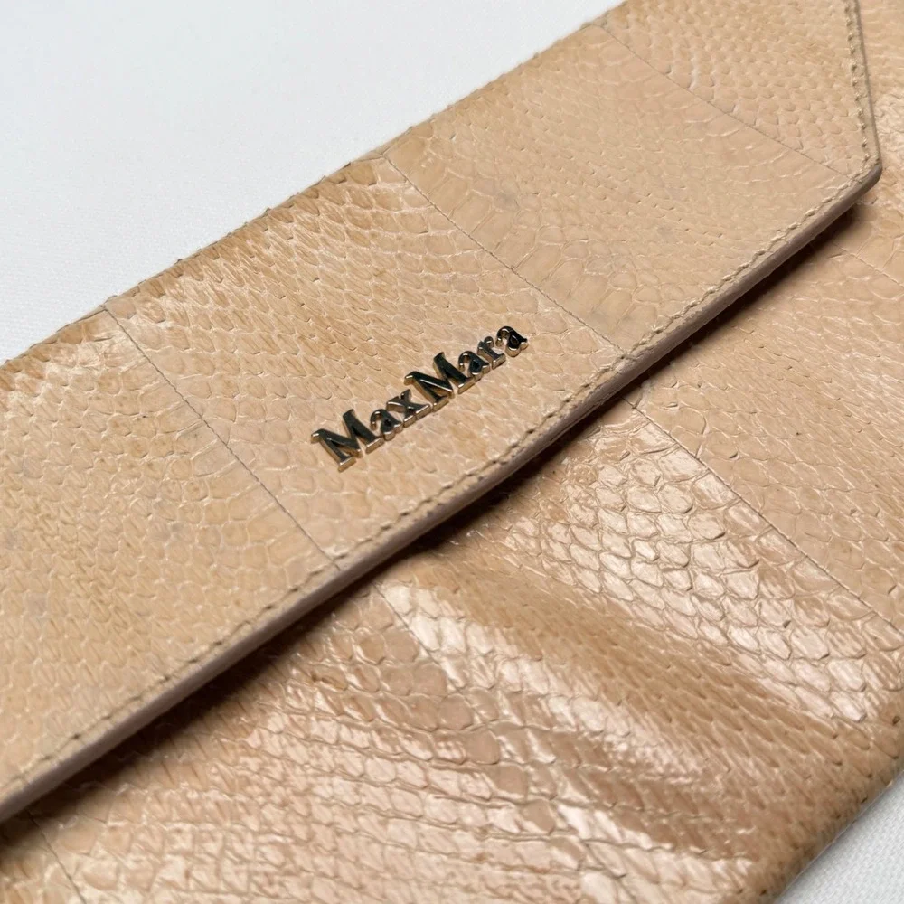 Max Mara Beige Leather Python Print Clutch Bag Chain Strap Luxury Envelope Purse